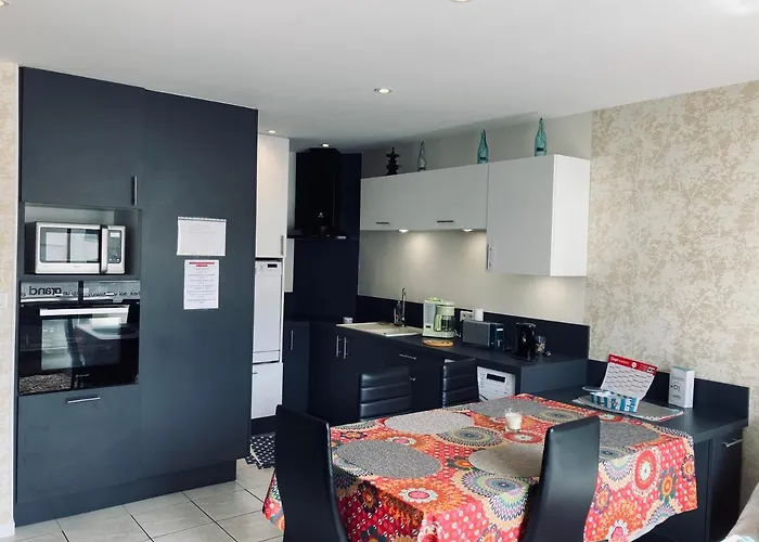 Standing, Luminosite A 100M De La Mer, T3 Prestige